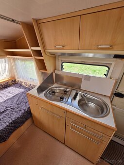 Obytny prives Chateau Carrat 440 - predstan, kurenie - 7
