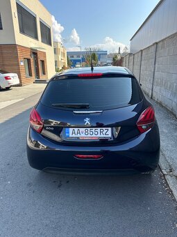 Peugeot 208 - 7