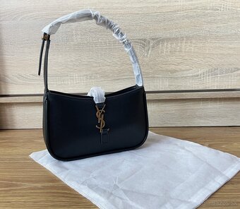 Kabelka Yves Saint Laurent Le 5 à 7 - 7