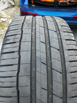 285/35R22 - 7