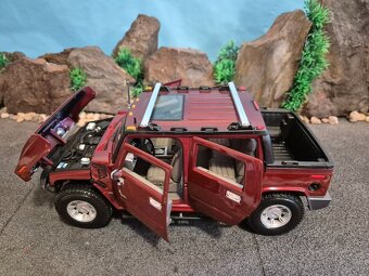 Prodám model 1/18 Hummer H2 - 7