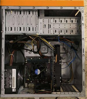 Predám starší herný pc i5 8 gb ram ssd 240 gb 1 gb gpu - 7