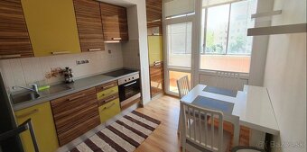 3-izbový byt s nepriechodnými izbami a lodžiou – Furdekova, - 7