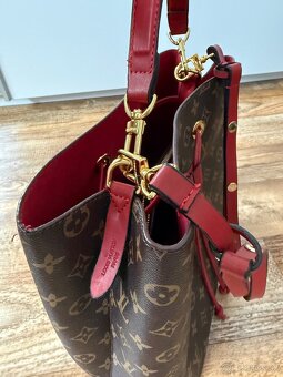 Kabelka Louis Vuitton falzifikát - 7