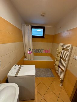 PRENÁJOM: Luxusný 3 izbový byt s balkónom v srdci Martina, M - 7