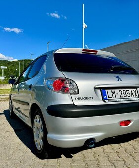Predám Peugeot 206 Motor 1.1 - 7