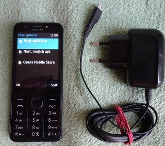 Predám mobilný tel. NOKIA RM-1173 s nabíjačkou - 7