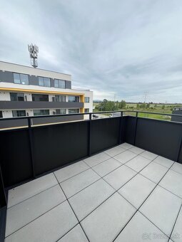 2 izbový byt na začiatku Rovinky - 7