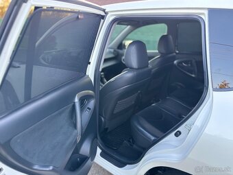 Predam Toyota Rav4 2,2 diesel 110KW 4x4 R.V 2013 112 600 - 7