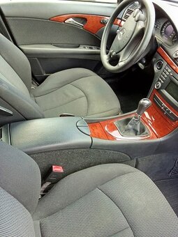 Mercedes E  W 211 200 CDI - 7