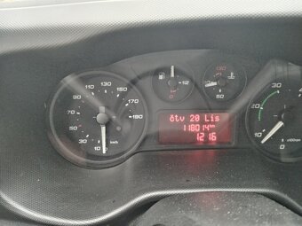 Prodám Iveco Daily 2,3D 35S13 93kW L2H2 - 7