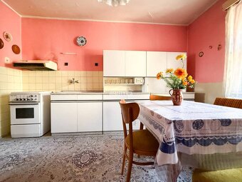 Exkluzívne na predaj rodinný dom s pozemkom 930 m2, Žilina - - 7