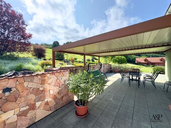 NA PREDAJ VÝNIMOČNÁ RODINNÁ VILA, POZEMOK 8000M2, PRIETRŽ, o - 7