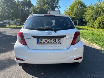 TOYOTA YARIS, rok 10/2012 - 7