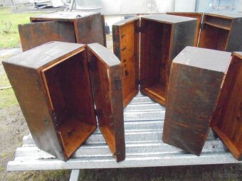 Predám rádio, súdok, kufríky - 7