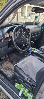 Jeep cherokee Liberty kj 2,8crd - 7