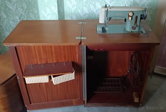 Starý masívny nábytok - skrine, posteľ, nočné stolíky atd - 7