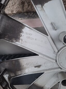 Zachovale puklice VW GROUP / Volkswagen R16. - 7