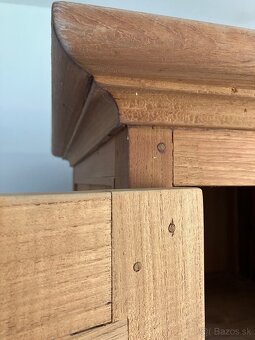 Skriňa z masívu - 7