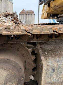 CAT 330 - 7