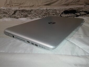 HP 17 s BeatsAudio. i5. 8 GB. 256 GB SSD. 17“ HD+.nVidia 6GB - 7