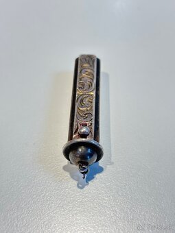 Starožitný gravírovaný strieborný rúž - 7