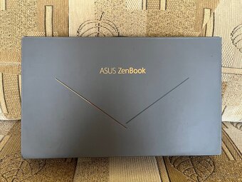 ASUS ZenBook 14 (UX433FAC) – strieborný, hliník - 7