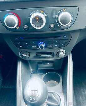 Renault Megane III Coupe 1.4 Turbo benzín, náj len 139tis km - 7