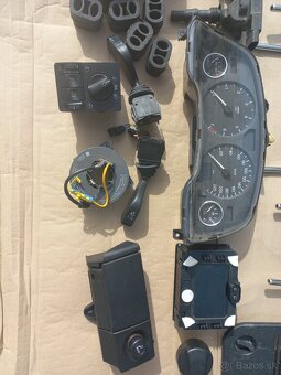 Predám náhradné diely na Opel Zafira - 7