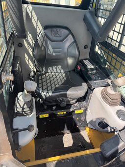 Caterpillar 226B2 so základnou lopatou.Výmením za nosič kont - 7