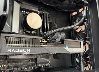 Ryzen 7 9800X3D\32GB\RX 9700XT\SSD\850W Zdroj - 7