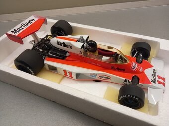 F1 MCLAREN FORD M23 1976 JAMES HUNT MINICHAMPS 1:18 - 7