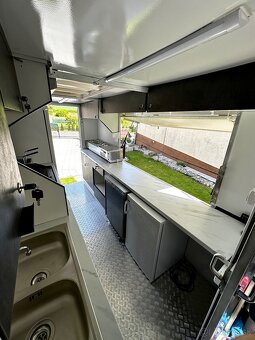 Mercedes-Benz Sprinter Foodtruck - 7
