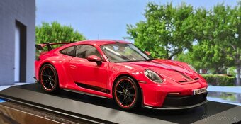 PORSCHE GT3 RS 1:18 RED/červená Maisto - 7
