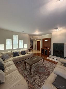 Nadštandardný 7-izbový rodinný dom s bazénom a saunou, Rača - 7