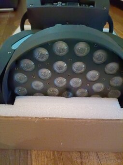 Shehds Led36x18 RGBWA + UV zoom - 7