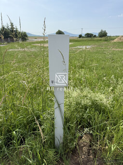 Stavebný pozemok v novej IBV, Ďurďošík – 589 m², IS, rovina - 7