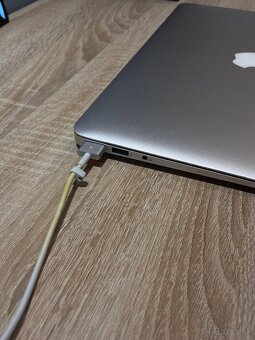 MacBook Air 13” (2017) – Výborný stav - 7