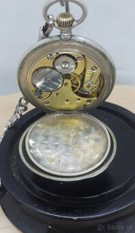 Predám funkčné vreckové hodinky OMEGA s retiazkou 50mm - 7