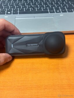 Kamera INSTA360 X5 - len zapnutá - 7