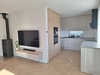 Kuchyne, vstavané skrine. - 7