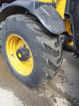 Teleskopický manipulátor CAT TH407C 2015 - 7