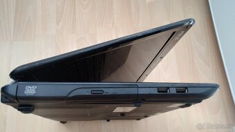Predám notebook Asus - 7
