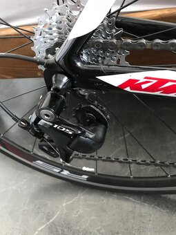 Cestný karbónový bicykel KTM - 7