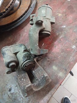 Zadne brzdové strmene 310mm volkswagen - 7