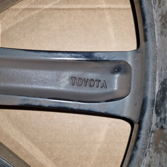 Hliníkové Toyota disky 5x114,3 R20 8,5J ET45 - 7