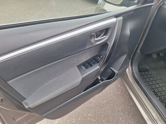 Toyota Corolla 1.6 l Valvematic Executive - 7