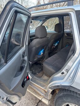Predám Hyundai Santa fe 4x4 - 7
