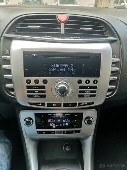 Lancia Delta III 2011 1.4T, 88kw, ako nové kúpené v SR - 7