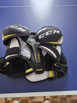 Hokejova vystroj - 7